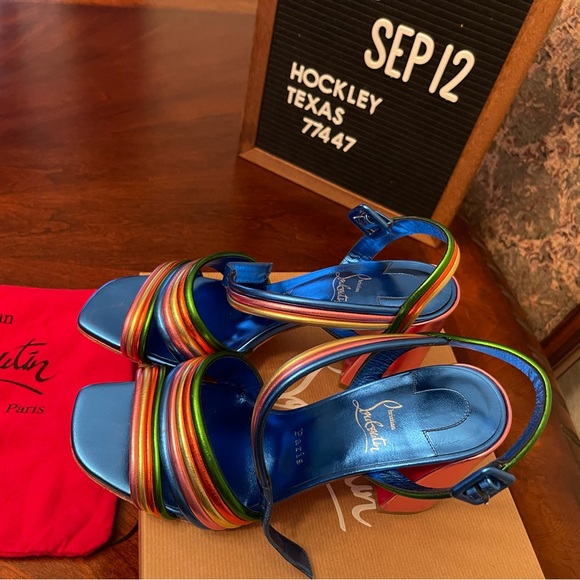 Metallic - Picture 4 of 6